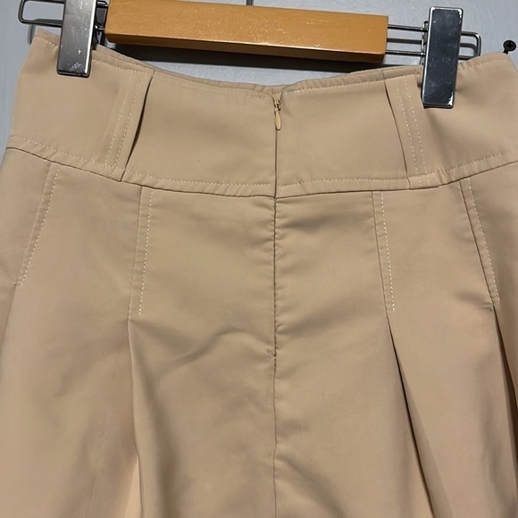 Boxy Pleated Skirt - Picture 6 of 8